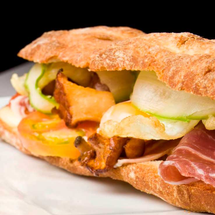 BOCADILLOS CALIENTES
